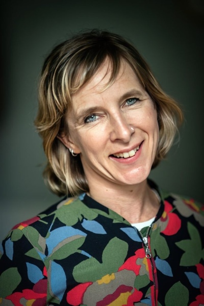 Iona Grey - Qualified counsellor